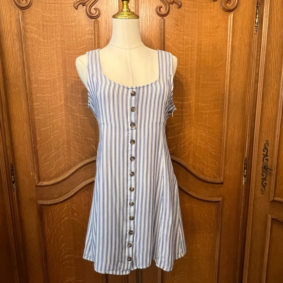 American Eagle Outfitters Dresses & Skirts - American Eagle Blue & White Button Down Shirt Dress